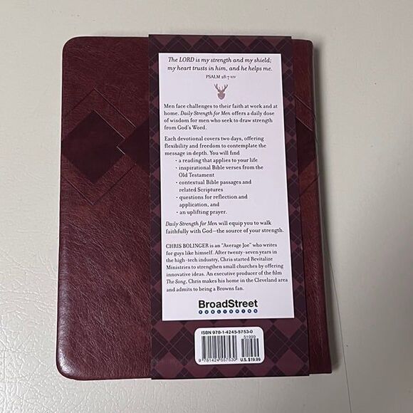 A 365 Day Devotional Daily Strength for Men - Picture 2 of 8